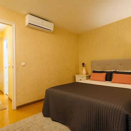 Pajaritos Suite Apartment - Private Parking Included Sevilla Exterior foto