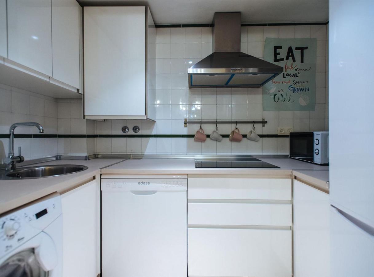 Pajaritos Suite Apartment - Private Parking Included Sevilla Exterior foto