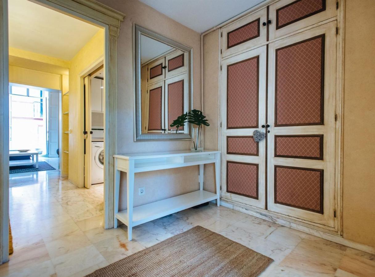 Pajaritos Suite Apartment - Private Parking Included Sevilla Exterior foto