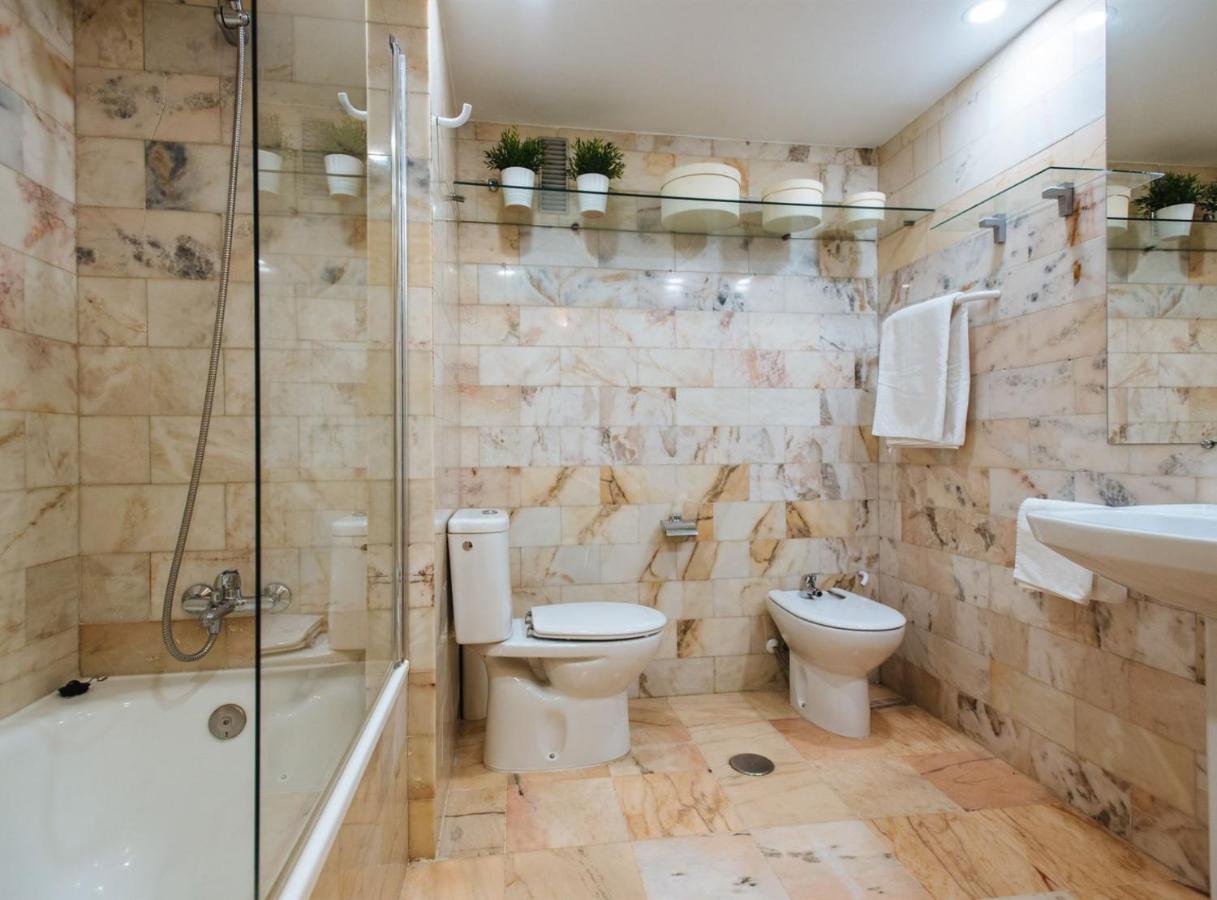 Pajaritos Suite Apartment - Private Parking Included Sevilla Exterior foto
