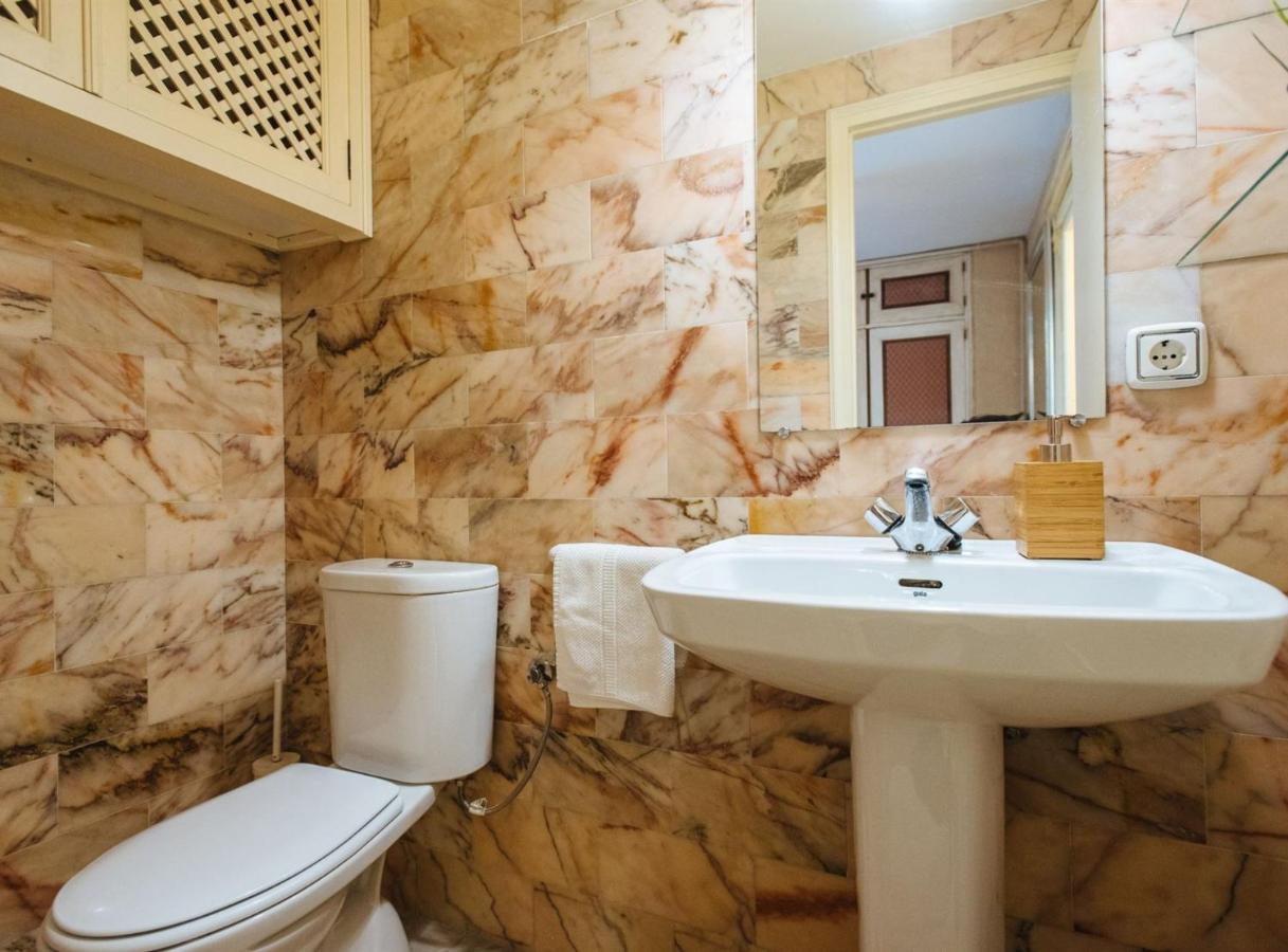 Pajaritos Suite Apartment - Private Parking Included Sevilla Exterior foto